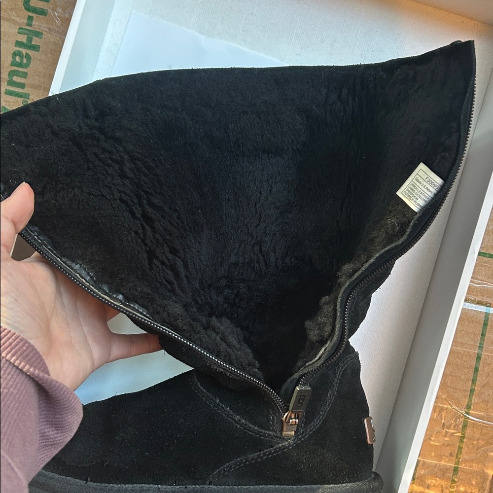 UGG | Cargo III w/Pockets 5918 Black Suede and Shearling Boots Womens Size 5 US - Picture 11 of 12